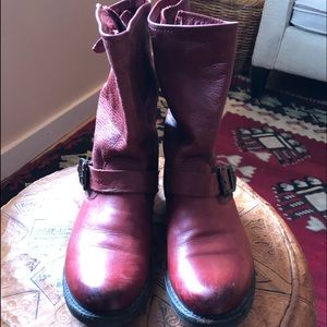 Frye Veronica short boot ox blood red! Great shape 8w